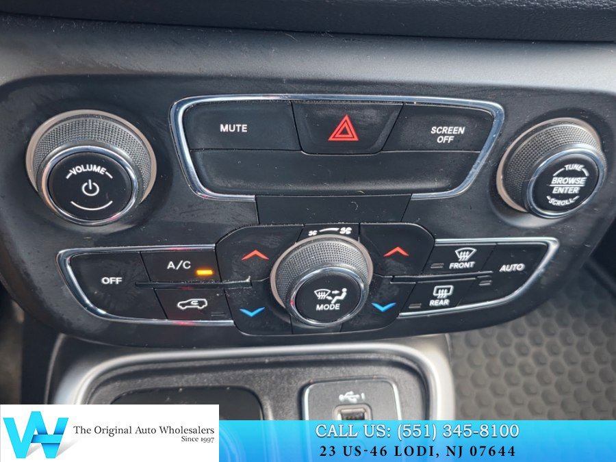 Used 2019 Jeep Compass Latitude w/ Cold Weather Group AWD/4WD image 19