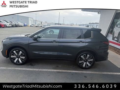 New 2026 Mitsubishi Outlander SE image 6