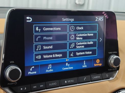 Used 2025 Nissan Sentra SV w/ SV Premium Package FWD image 33