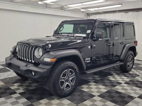 Used 2021 Jeep Wrangler Unlimited Sport AWD/4WD image 3