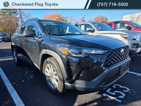 Used 2023 Toyota Corolla Cross LE image 3