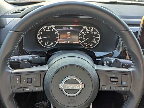 Used 2024 Nissan Pathfinder SV FWD image 30