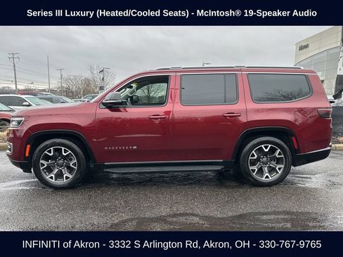 Used 2023 Jeep Wagoneer Series III w/ Preferred Equipment Group AWD/4WD image 9