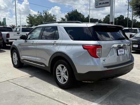 Used 2022 Ford Explorer XLT RWD image 7