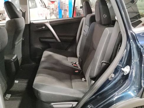 Used 2018 Toyota RAV4 XLE AWD/4WD image 7