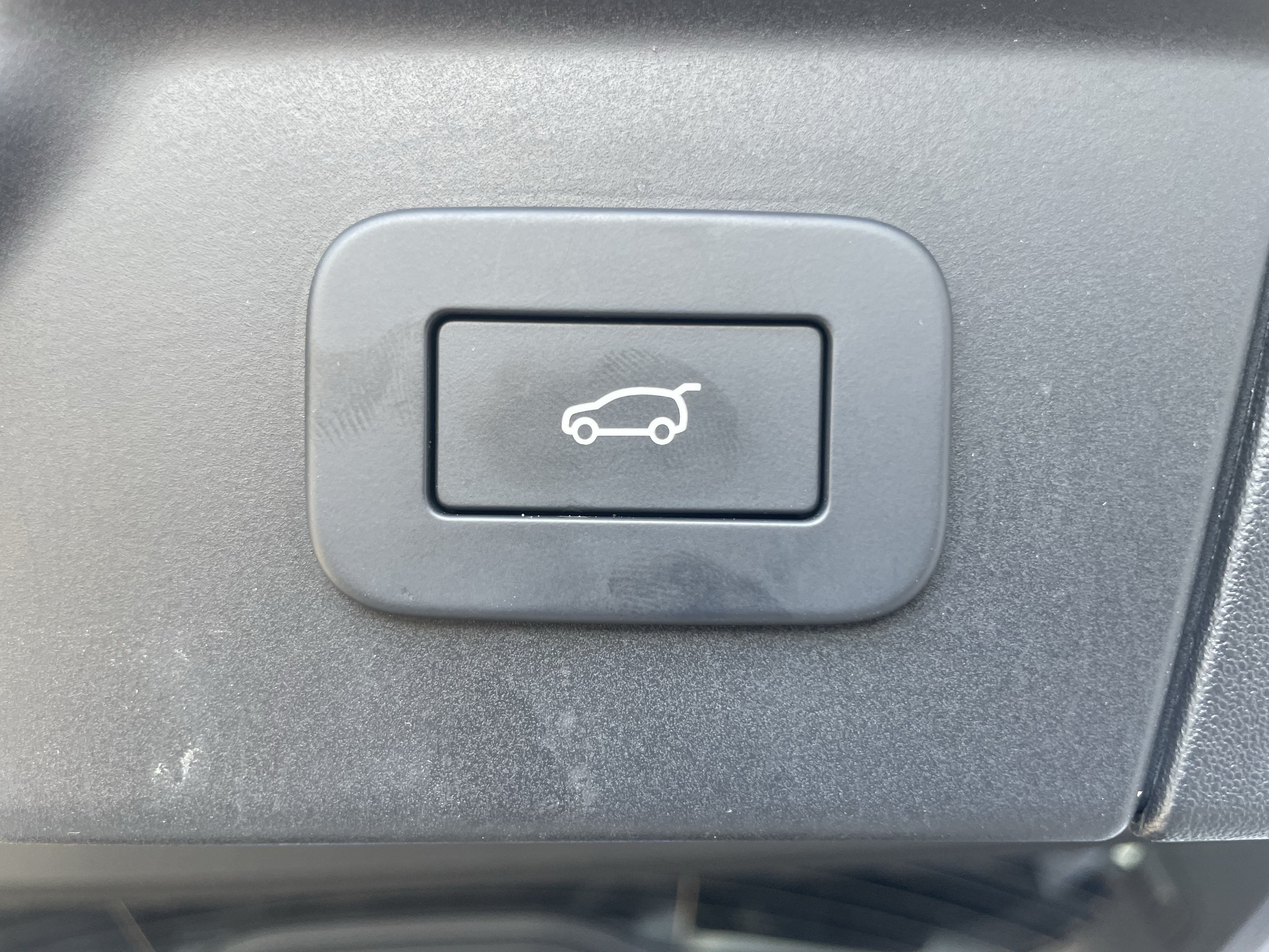 Certified 2026 Land Rover Range Rover Velar S AWD/4WD image 37