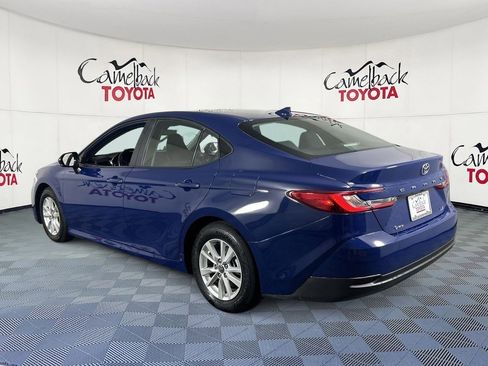 Used 2025 Toyota Camry LE image 5