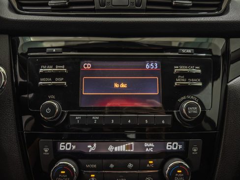 Used 2017 Nissan Rogue Sport SV AWD/4WD image 31