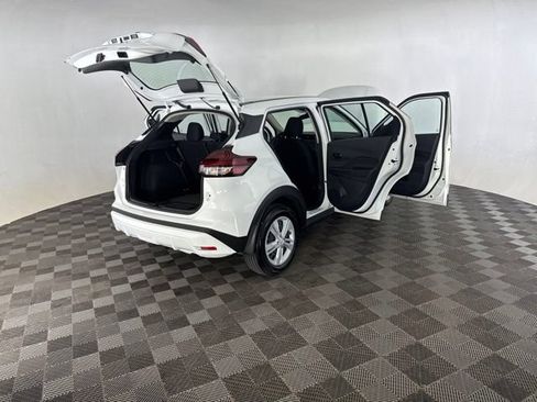 Used 2025 Nissan Kicks Play S FWD image 16