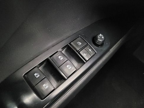 Used 2019 Toyota Camry LE FWD image 27