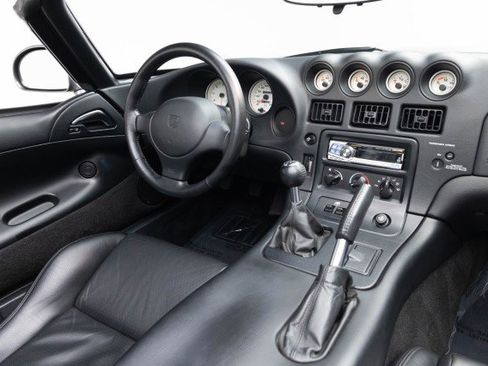 Used 2002 Dodge Viper RT/10 image 10