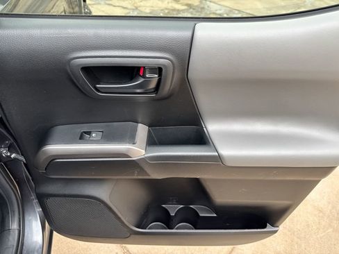 Used 2022 Toyota Tacoma SR5 w/ Technology Package RWD image 34