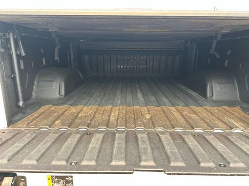 Used 2025 GMC Sierra 1500 AT4 w/ AT4 Premium Package AWD/4WD image 46