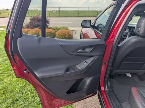 Used 2026 Chevrolet Equinox RS FWD image 24