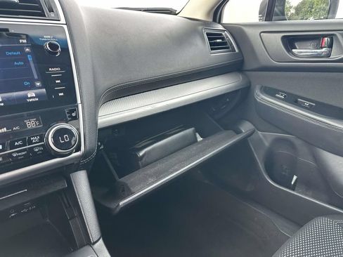 Used 2019 Subaru Outback 2.5i Premium AWD/4WD image 18