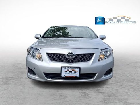 Used 2010 Toyota Corolla LE FWD image 2