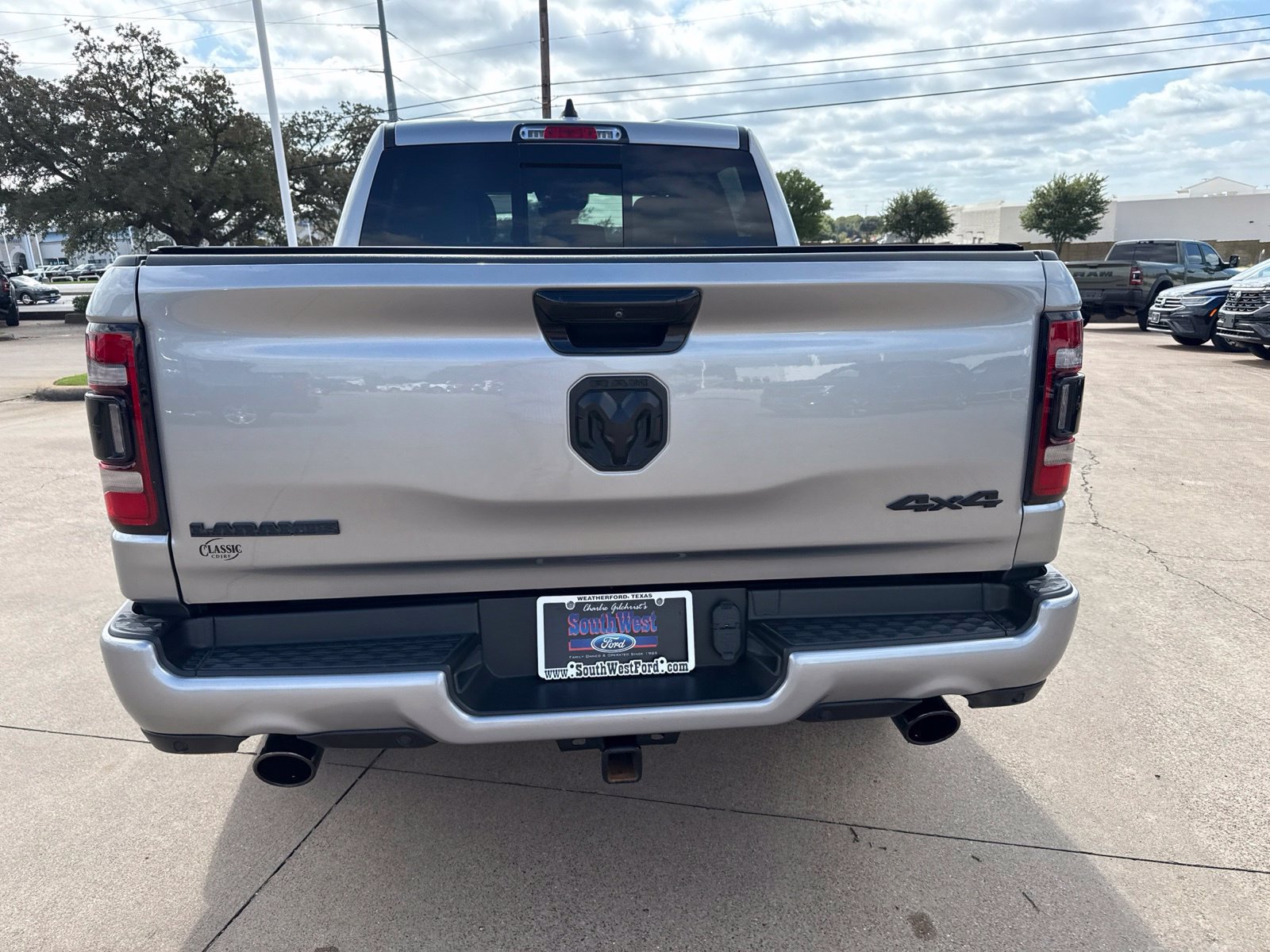 Used 2024 RAM 1500 Laramie AWD/4WD image 6