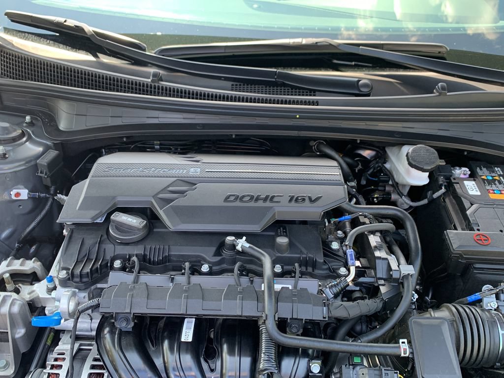 Certified 2026 Hyundai Elantra SE FWD image 9