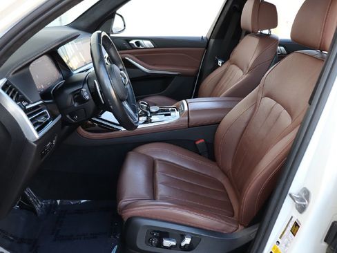 Used 2020 BMW X7 M50i w/ Cold Weather Package image 18