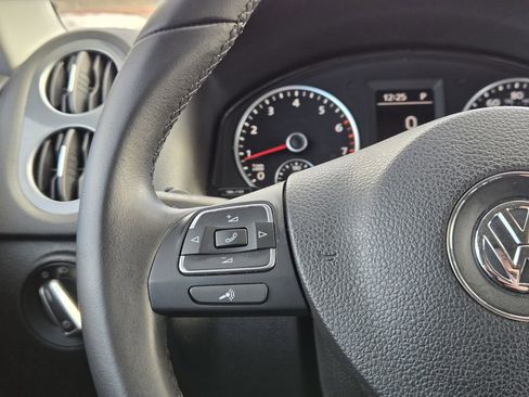 Used 2017 Volkswagen Tiguan Limited w/ Premium Package image 26