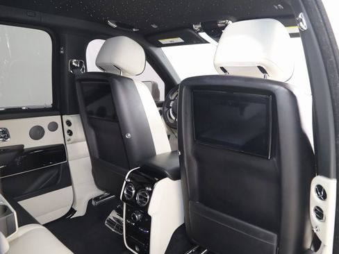 Used 2020 Rolls-Royce Cullinan image 19