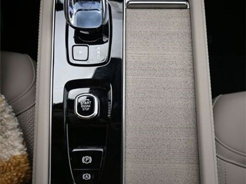 New 2026 Volvo XC90 B6 Plus w/ Protection Package Premier image 10