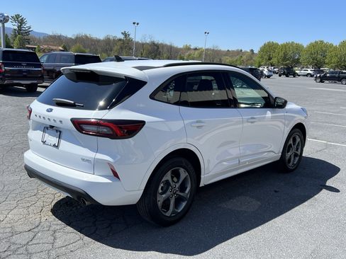 Used 2023 Ford Escape ST-Line image 6