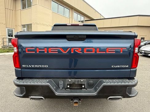 Used 2019 Chevrolet Silverado 1500 Custom Trail Boss w/ Custom Convenience Package AWD/4WD image 4