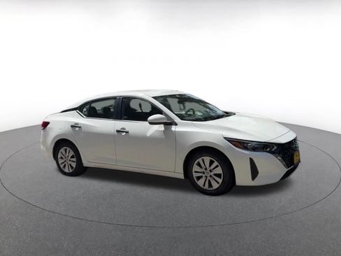 Used 2025 Nissan Sentra S FWD image 2