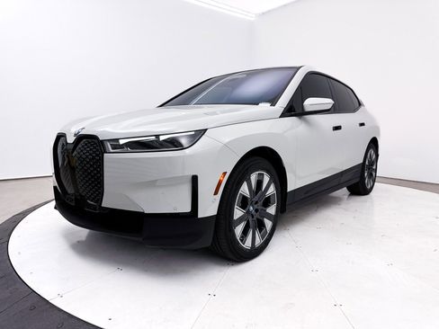 Used 2024 BMW iX xDrive50 w/ Premium Package image 13