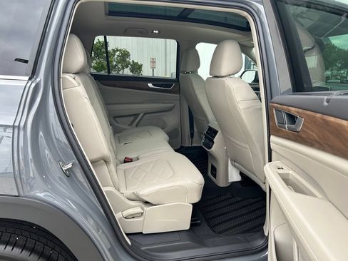 New 2026 Volkswagen Atlas SE FWD image 44
