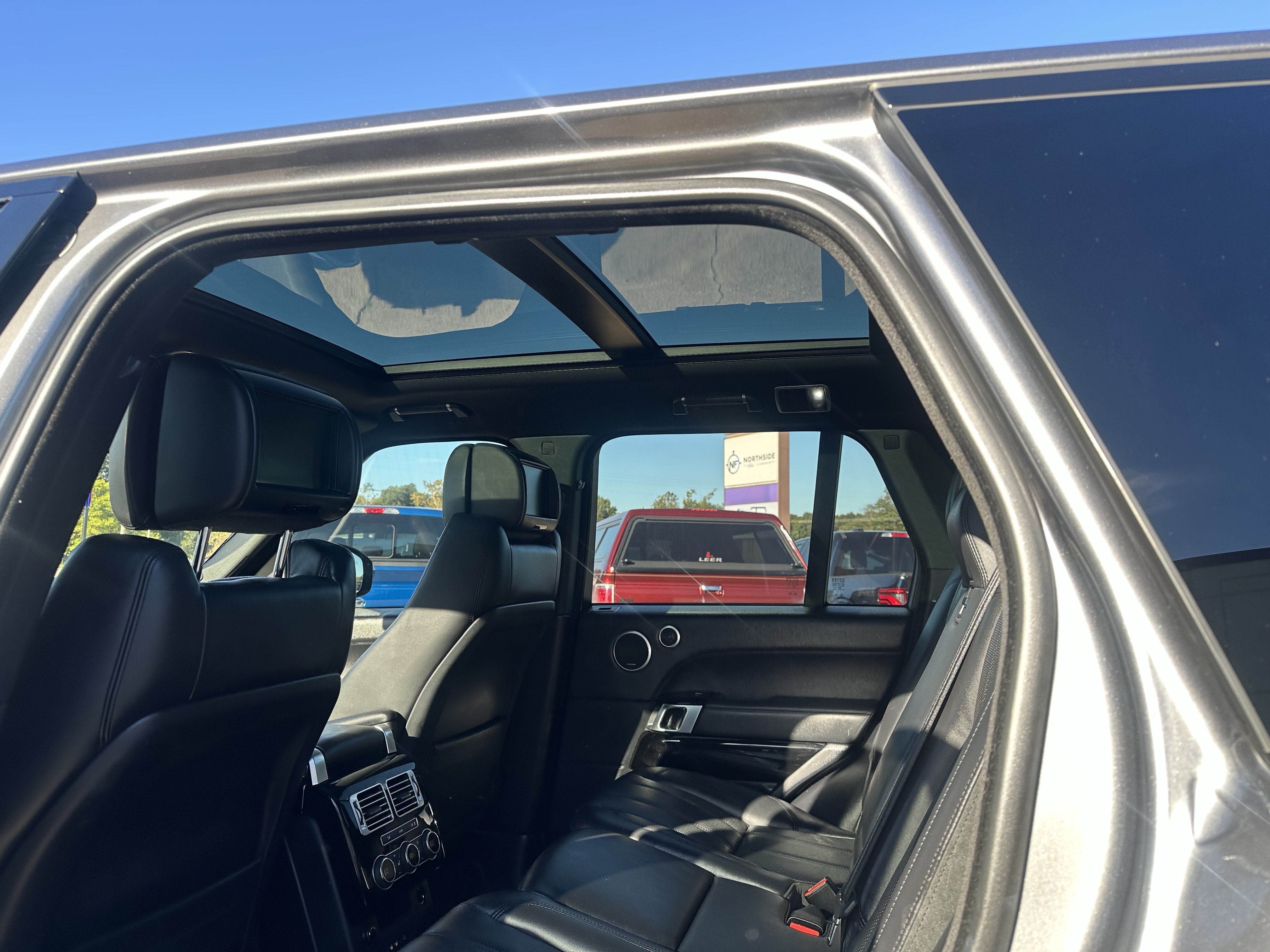 Used 2016 Land Rover Range Rover Supercharged AWD/4WD image 9