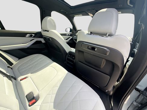 Used 2024 BMW X5 sDrive40i w/ M Sport Package image 29