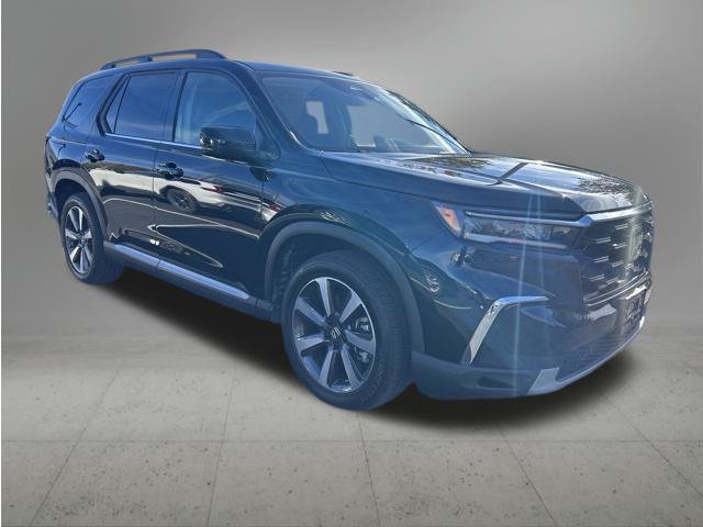 Used 2025 Honda Pilot Touring image 4