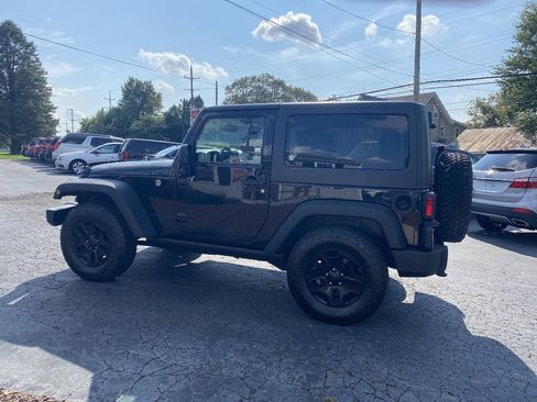 Used 2018 Jeep Wrangler Sport AWD/4WD image 4