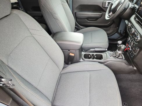 Used 2025 Jeep Wrangler Sport image 23