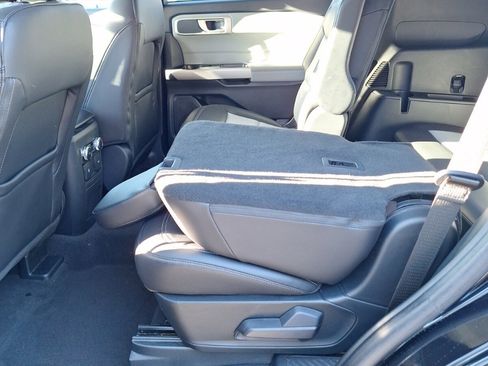 Used 2022 Ford Explorer XLT w/ Equipment Group 202A image 13