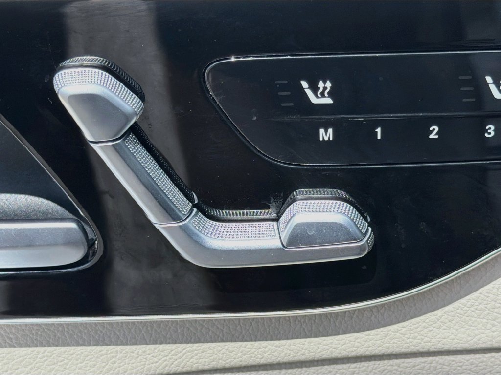 Used 2022 Mercedes-Benz C 300 Sedan image 25