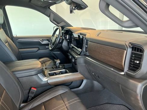Used 2023 Chevrolet Silverado 1500 High Country w/ Technology Package AWD/4WD image 29
