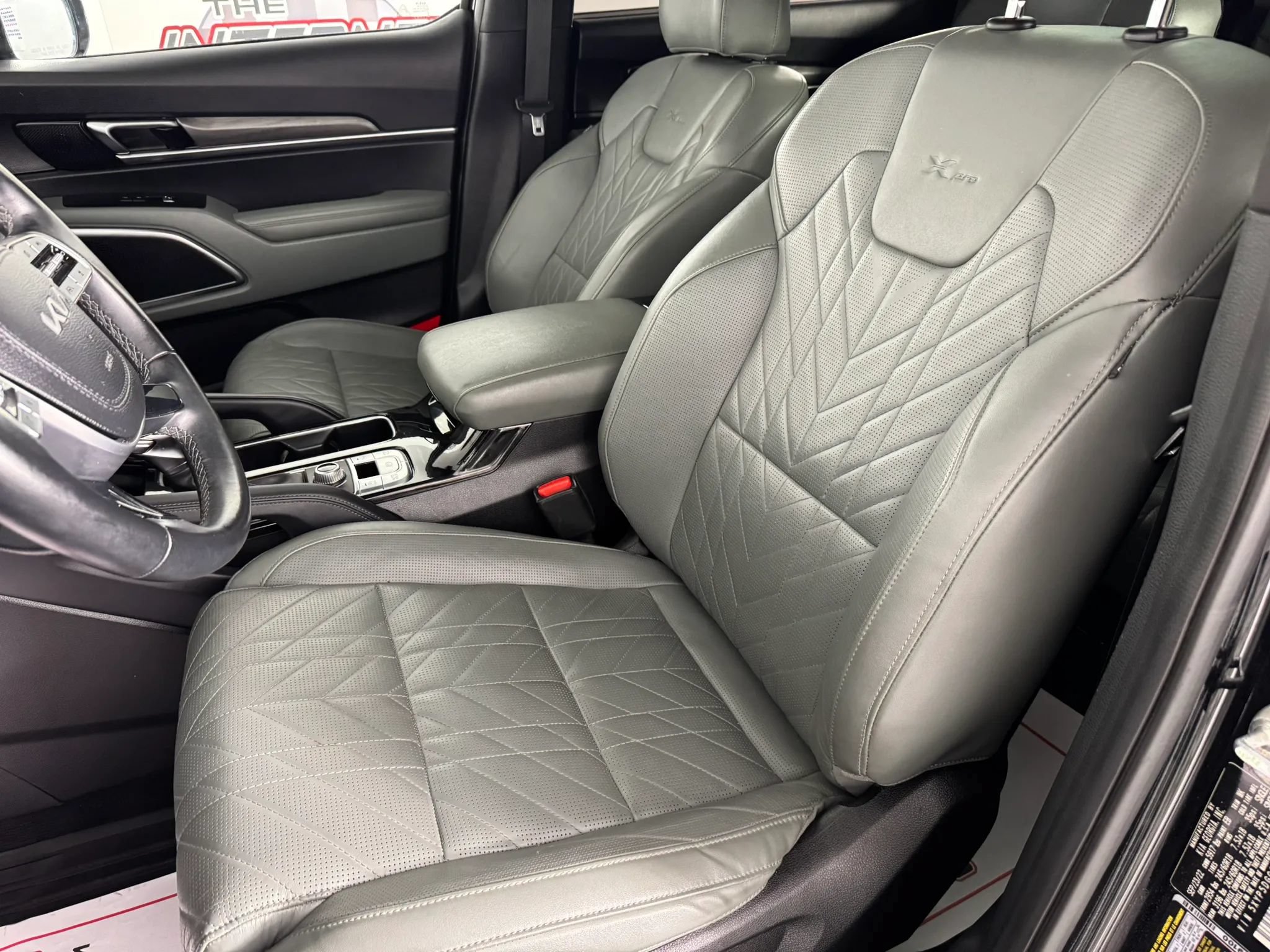 Used 2023 Kia Telluride SX Prestige X-Pro AWD/4WD image 35