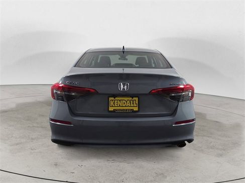 Used 2023 Honda Civic Sport image 4