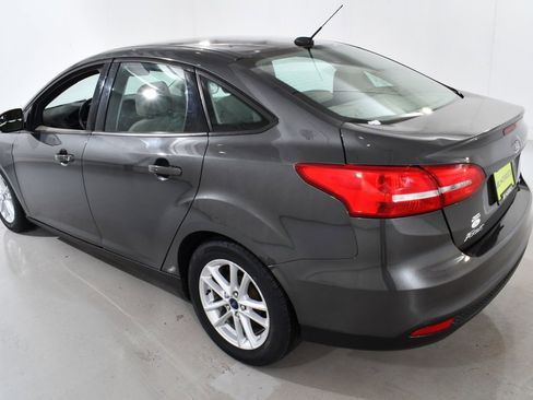 Used 2017 Ford Focus SE w/ Cold Weather Package image 15