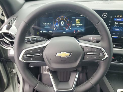 New 2026 Chevrolet Equinox LT w/ Convenience Package II image 18