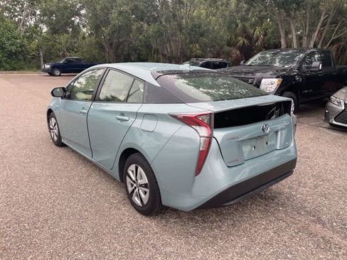 Used 2017 Toyota Prius Two FWD image 4