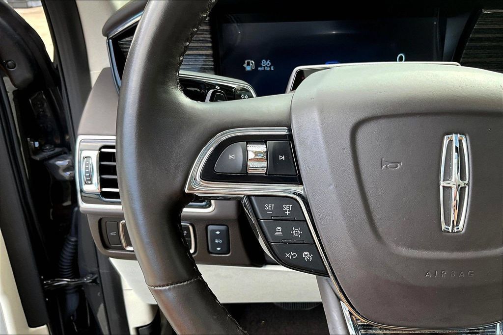 Used 2023 Lincoln Navigator Black Label AWD/4WD image 13