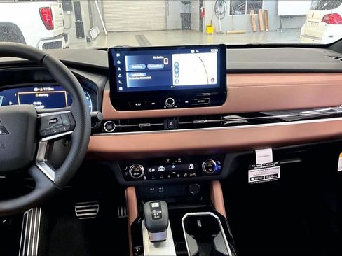 New 2026 Mitsubishi Outlander SEL FWD image 6