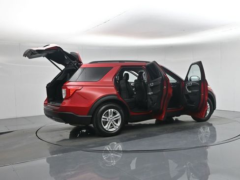 Used 2020 Ford Explorer XLT w/ Equipment Group 202A image 6