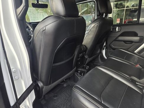 Used 2020 Jeep Gladiator Overland AWD/4WD image 20