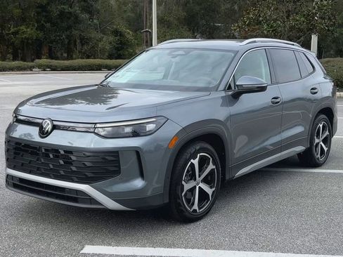 New 2026 Volkswagen Tiguan SE image 4