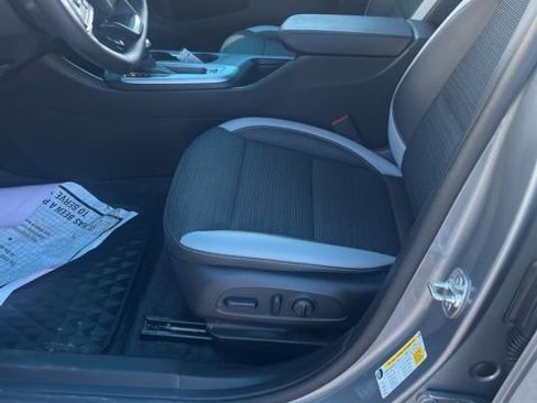 Used 2024 Buick Envista Preferred w/ Convenience I Package image 11